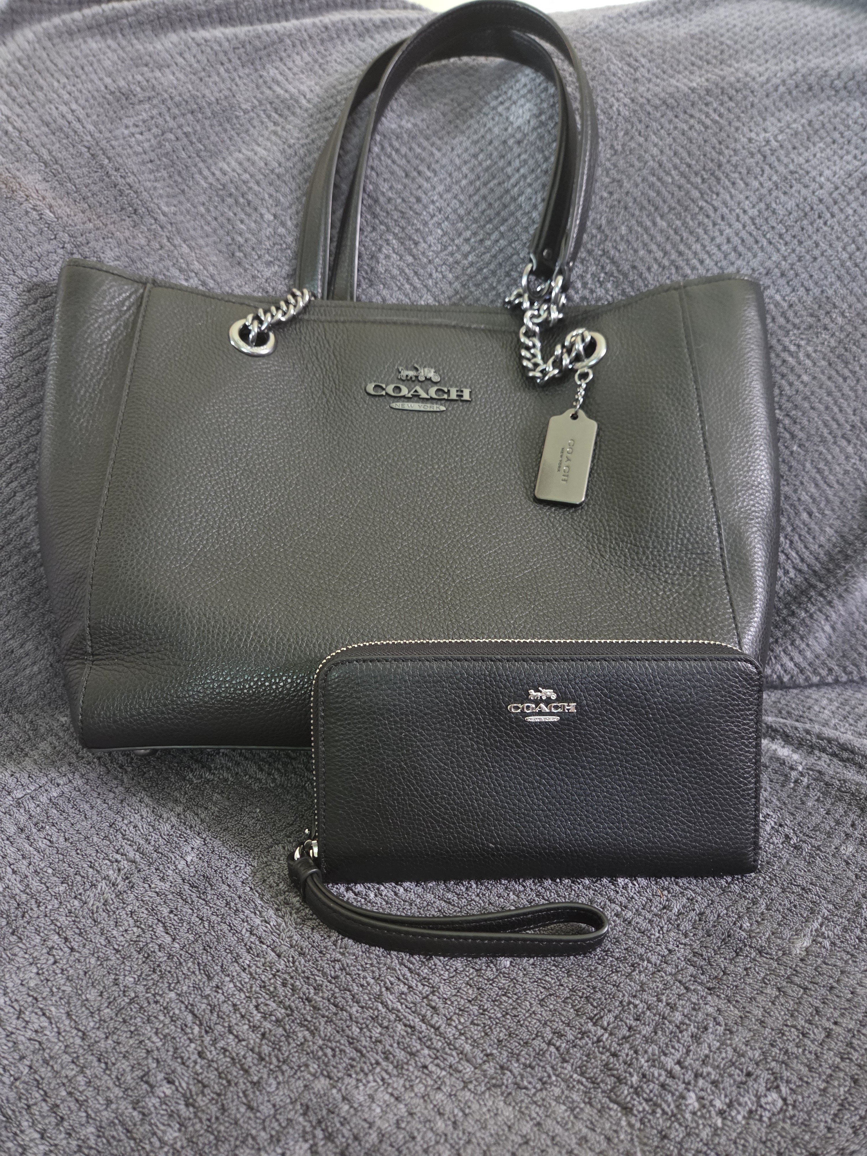 Coach Black Pebbled Leather Tote With Matching Wristlet